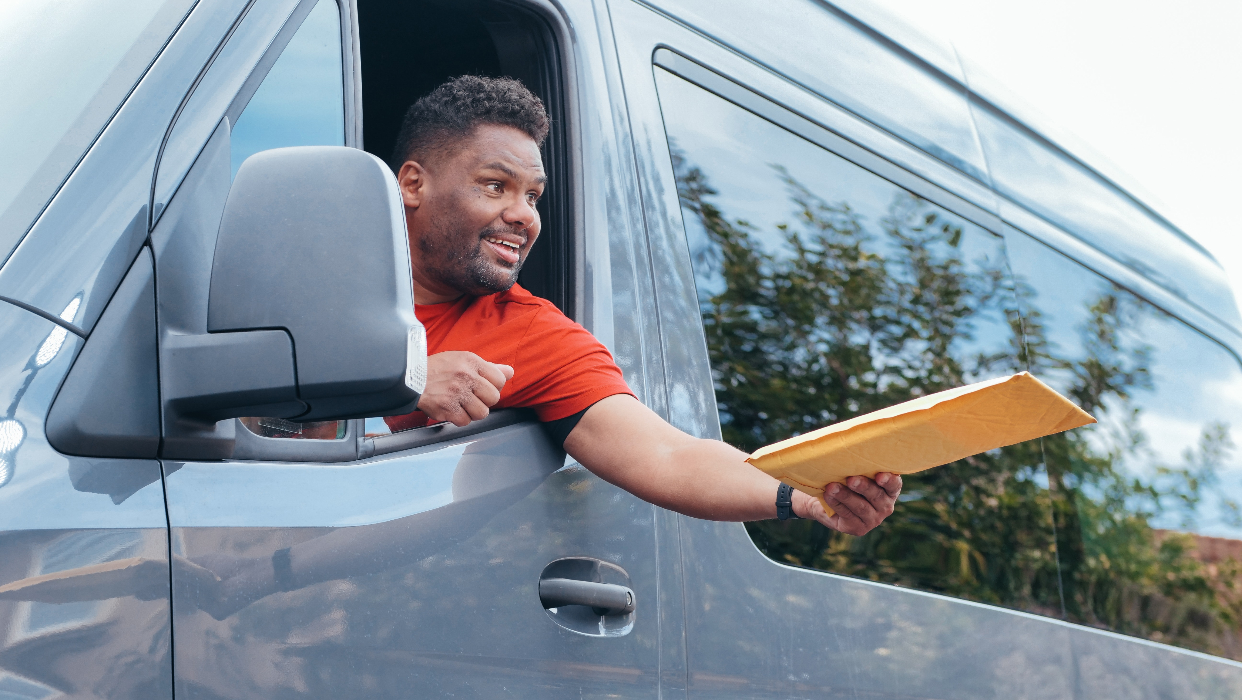 Cuzoo eco-friendly delivery van